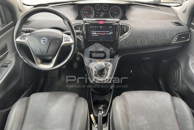 Lancia Ypsilon 0.9 TwinAir 85 CV 5 porte Metano Ecochic Elefantino (10)