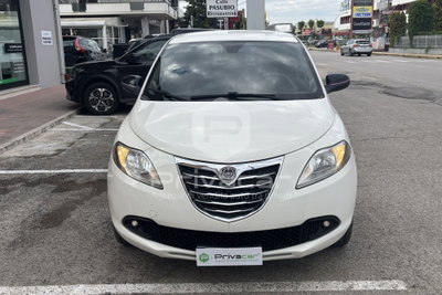 Lancia Ypsilon 0.9 TwinAir 85 CV 5 porte Metano Ecochic Elefantino (2)