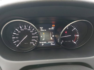 Land Rover Discovery Sport 2.0 TD4 150 CV HSE (10)