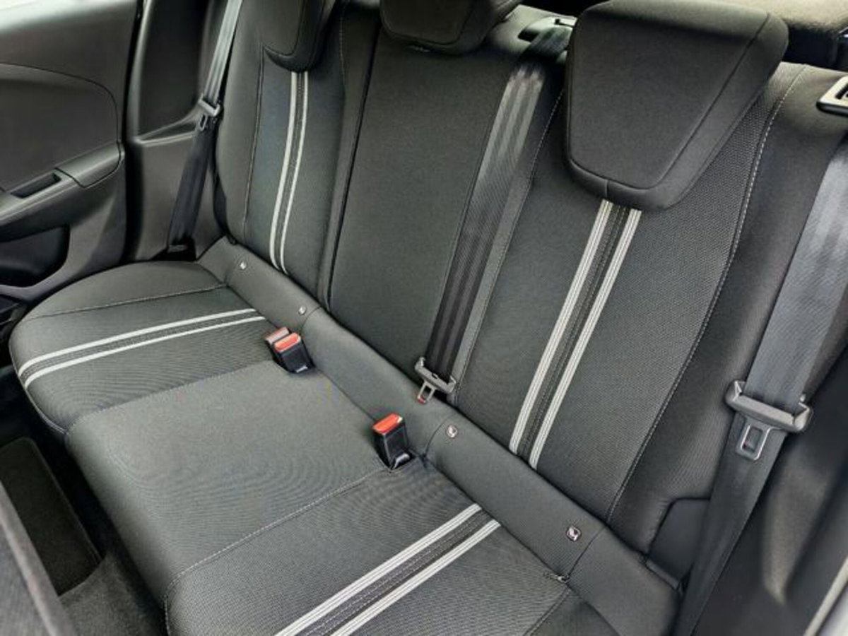 Opel Corsa 1.2 hybrid GS 110cv dct6 (15)