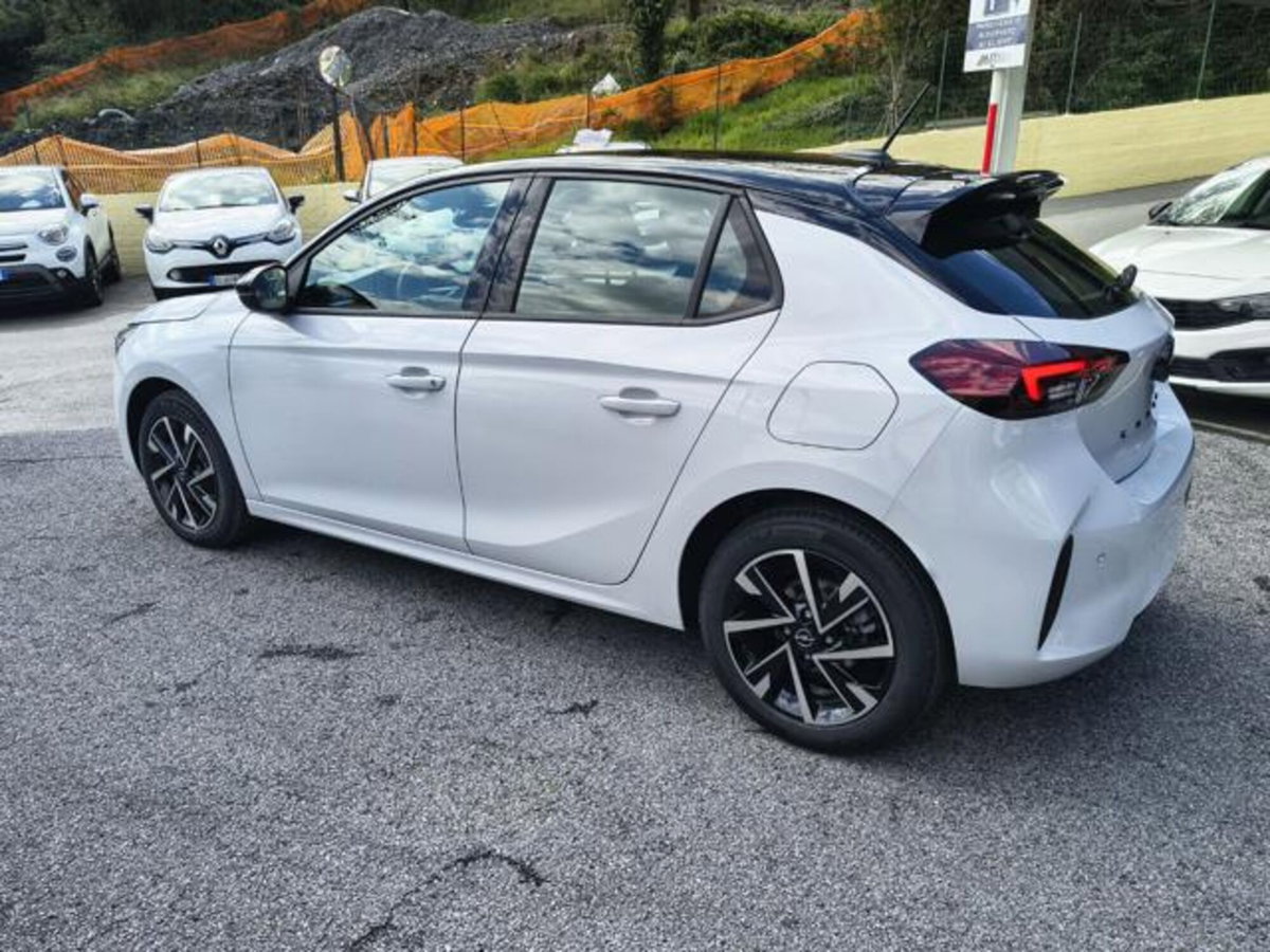Opel Corsa 1.2 hybrid GS 110cv dct6 (5)