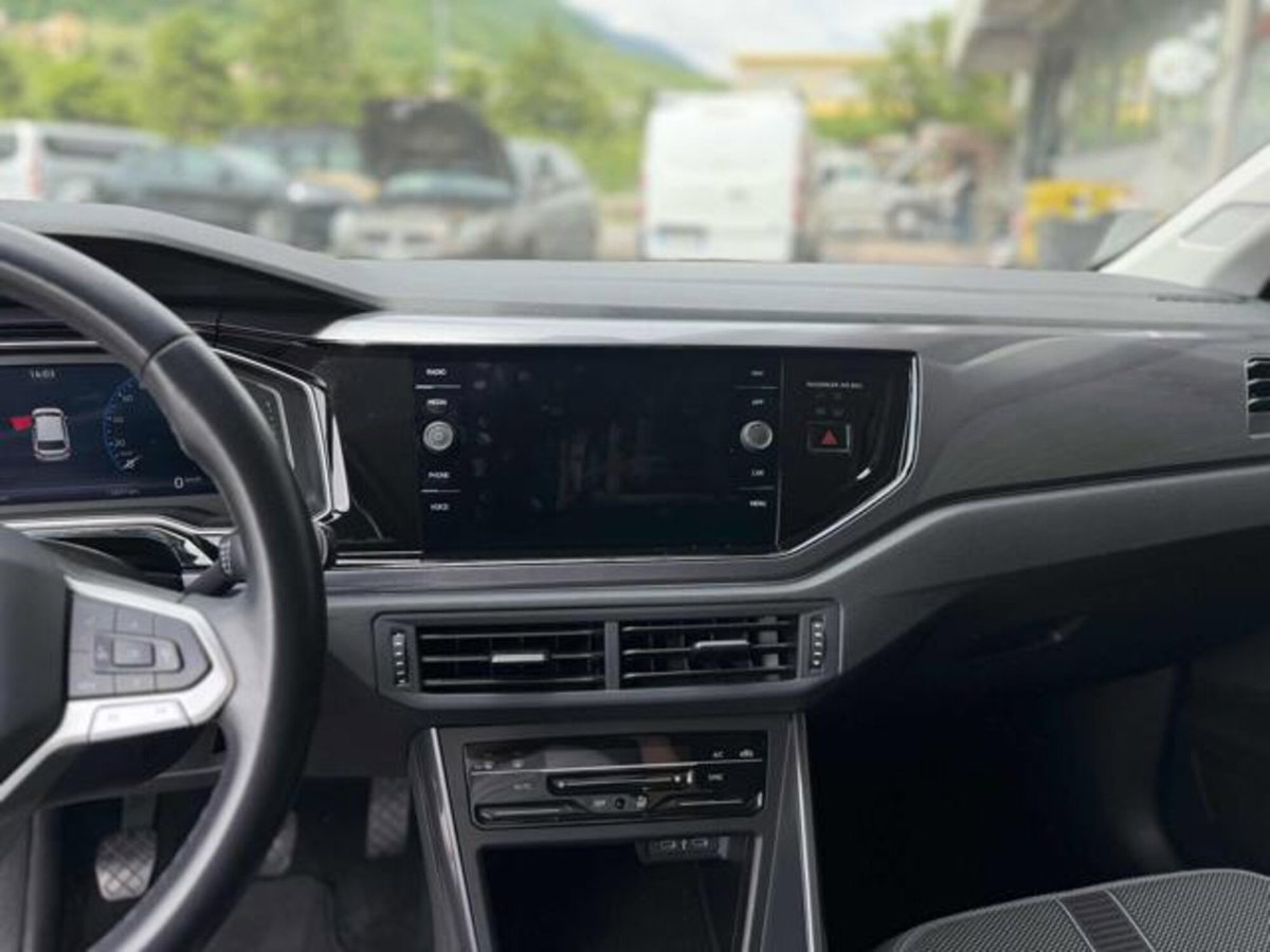 Volkswagen Polo 1.0 tsi Style 95cv (9)