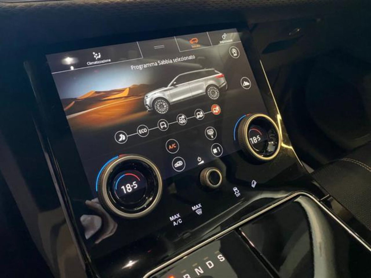 Land Rover Range Rover Velar 2.0D I4 240 CV HSE (14)