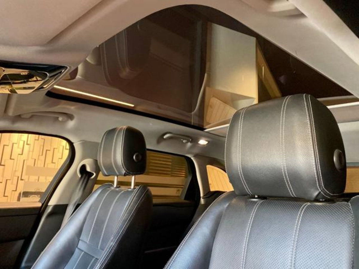 Land Rover Range Rover Velar 2.0D I4 240 CV HSE (9)