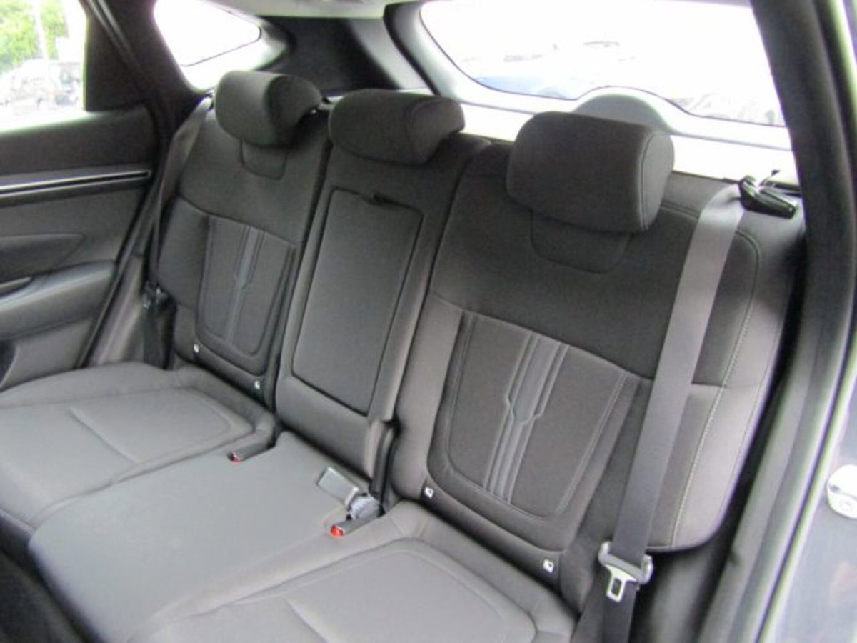 Hyundai Tucson 1.6 t-gdi 48V Exellence 2wd dct (11)