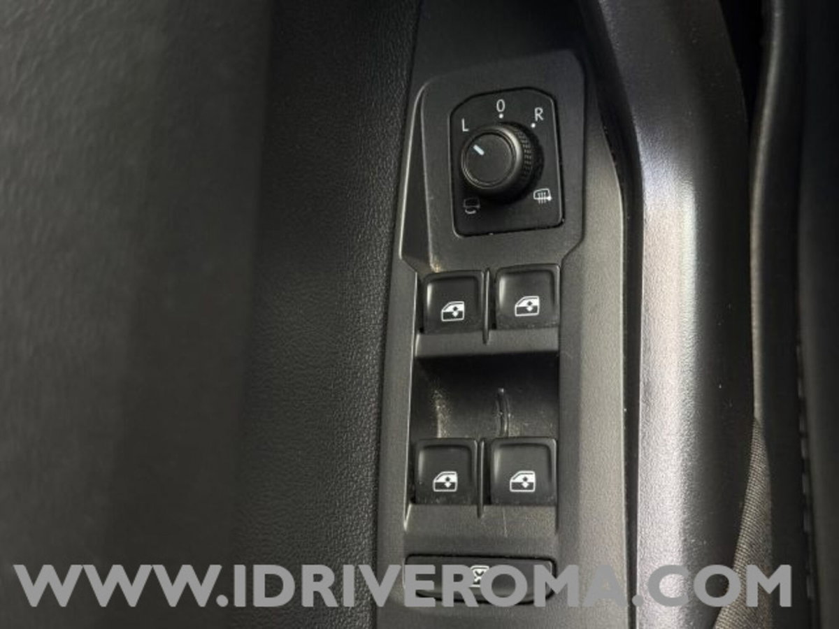 Volkswagen Taigo 1.0 tsi Life 95cv (12)