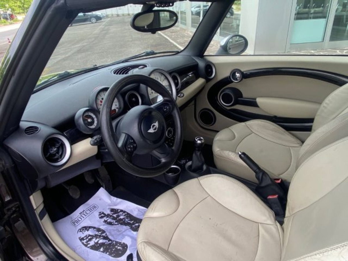 MINI Mini Cabrio 1.6 16V Cooper D Cabrio (10)