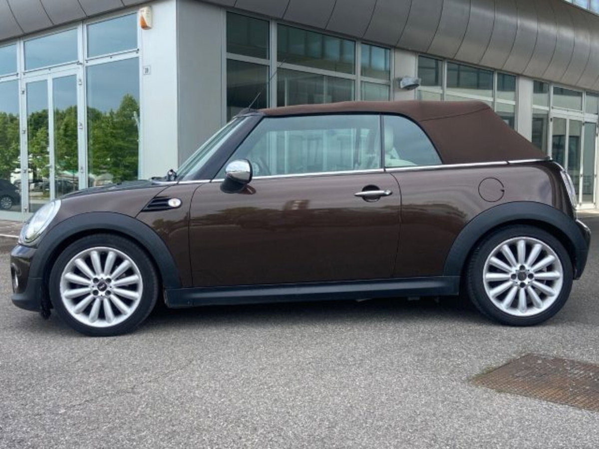 MINI Mini Cabrio 1.6 16V Cooper D Cabrio (8)