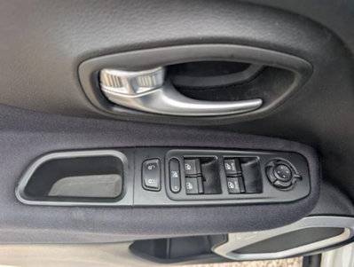 Jeep Renegade 1.6 Mjt 120 CV Limited (13)