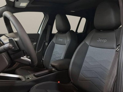 Jeep Avenger 1.2 turbo e-hybrid mhev Summit fwd 110cv edct6 (10)
