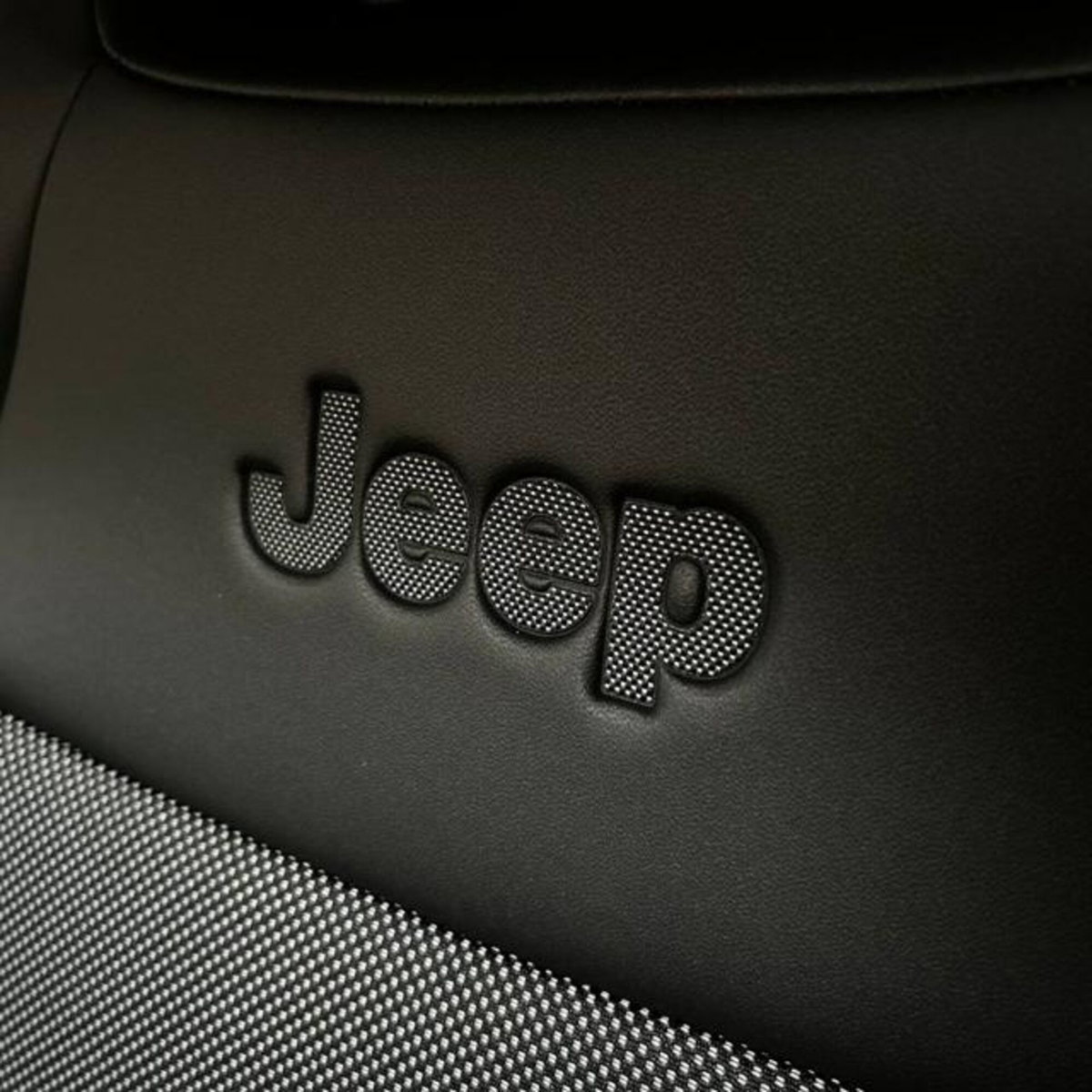 Jeep Avenger 1.2 turbo e-hybrid mhev Summit fwd 110cv edct6 (12)