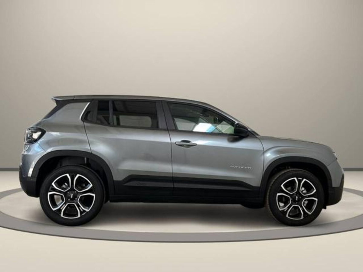 Jeep Avenger 1.2 turbo e-hybrid mhev Summit fwd 110cv edct6 (4)