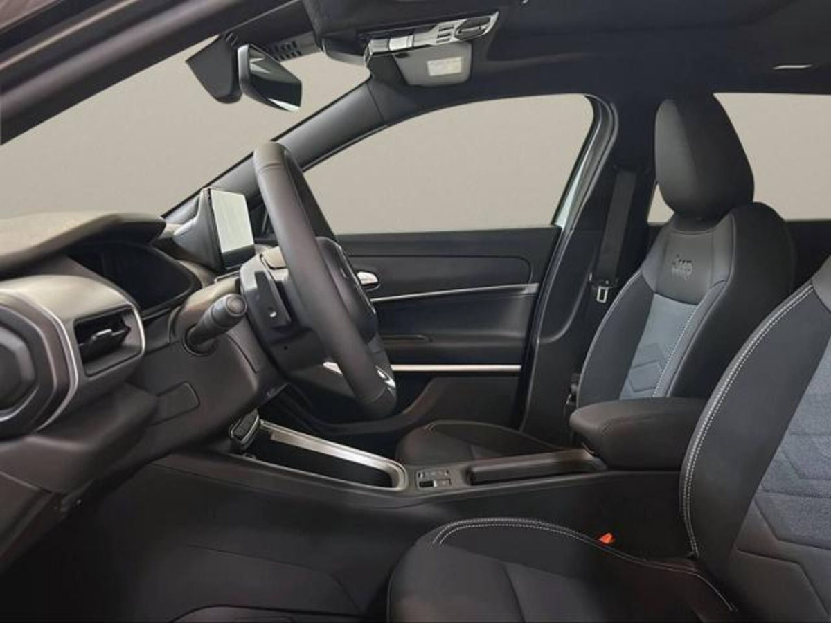 Jeep Avenger 1.2 turbo e-hybrid mhev Summit fwd 110cv edct6 (9)