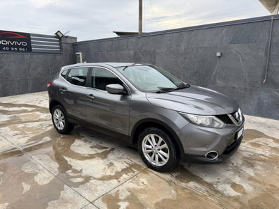 Nissan Qashqai 1.5 dCi Tekna (2)