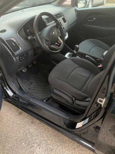 Kia Rio 1.1 CRDi 5p. Active (9)