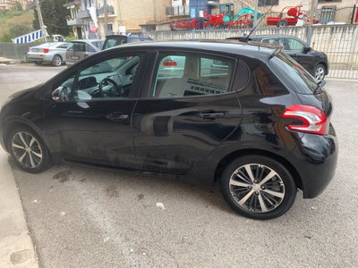 Peugeot 208 HDi 68 CV 5 porte Allure (3)
