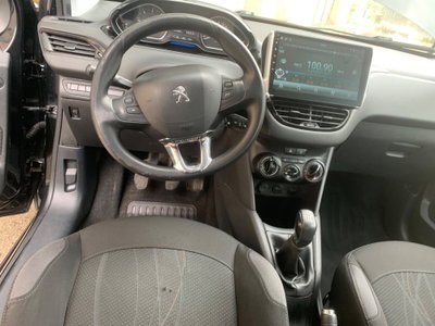 Peugeot 208 HDi 68 CV 5 porte Allure (5)