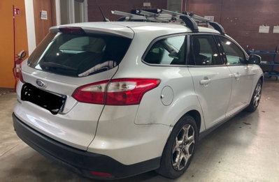 Ford Focus Station Wagon 1.6 TDCi 115 CV SW Titanium (2)