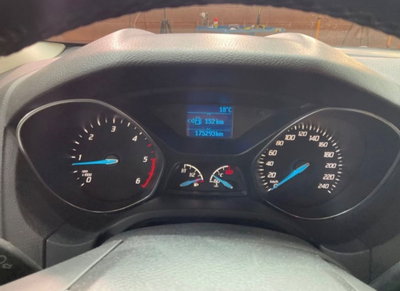 Ford Focus Station Wagon 1.6 TDCi 115 CV SW Titanium (4)