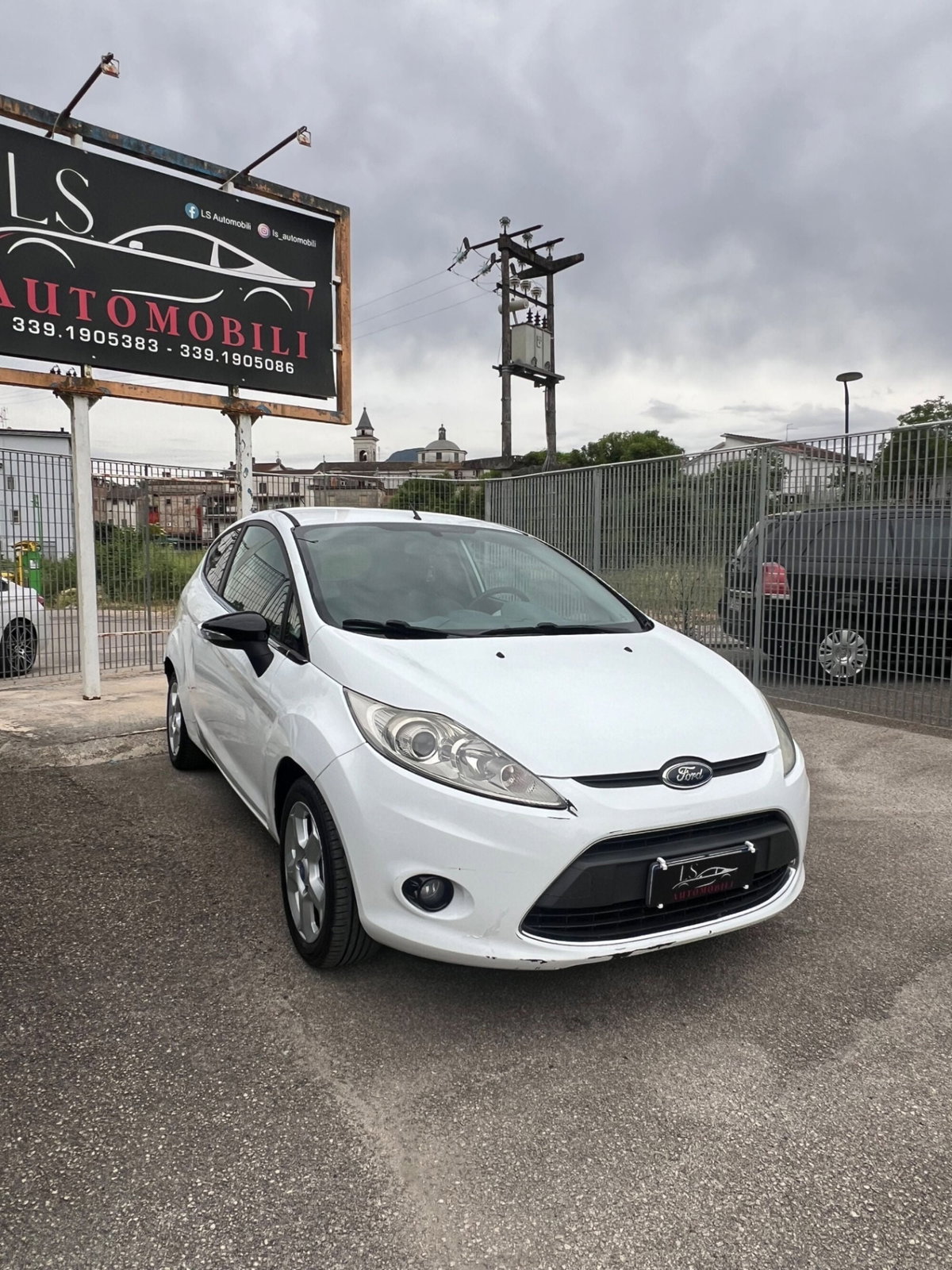 Ford Fiesta 1.4 TDCi 3p. Titanium (2)