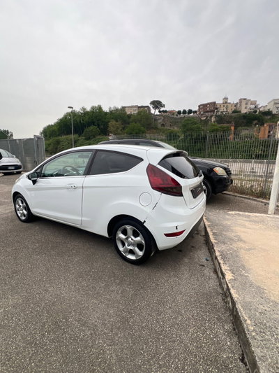 Ford Fiesta 1.4 TDCi 3p. Titanium (6)