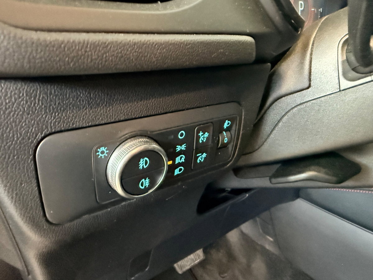Ford Kuga 1.5 EcoBlue 120 CV 2WD ST-Line (16)