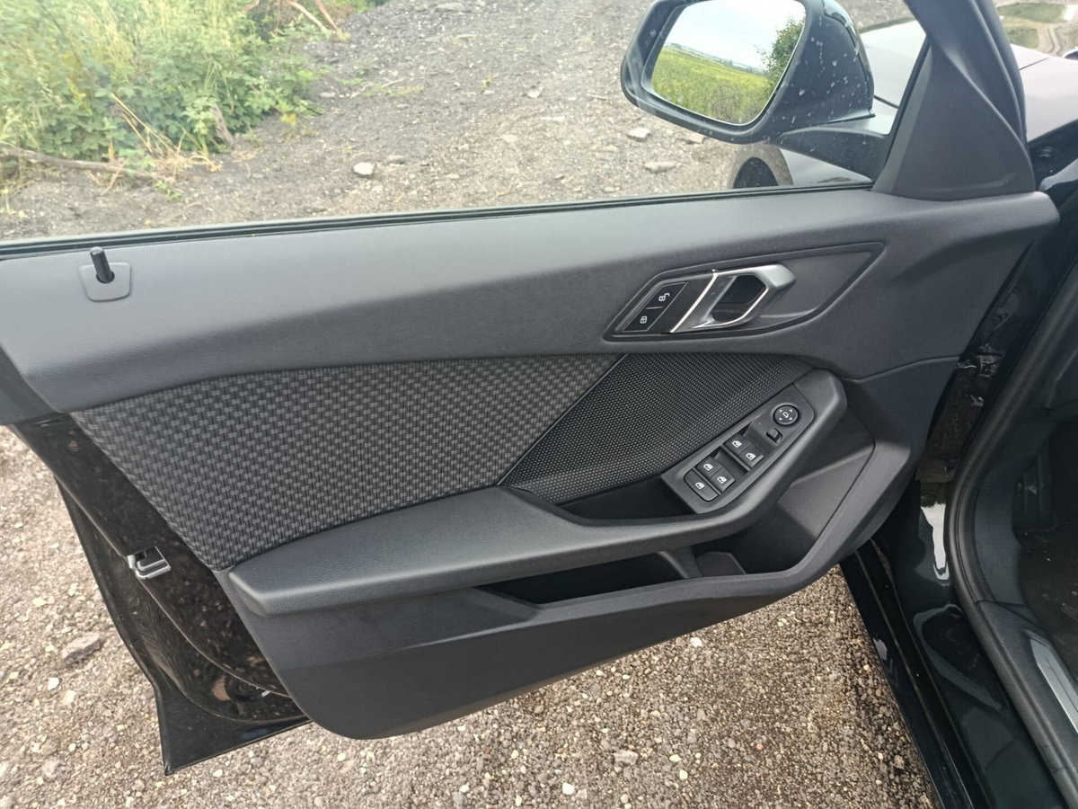 BMW Serie 1 116d 2.0 116CV cat 5 porte Attiva DPF (14)