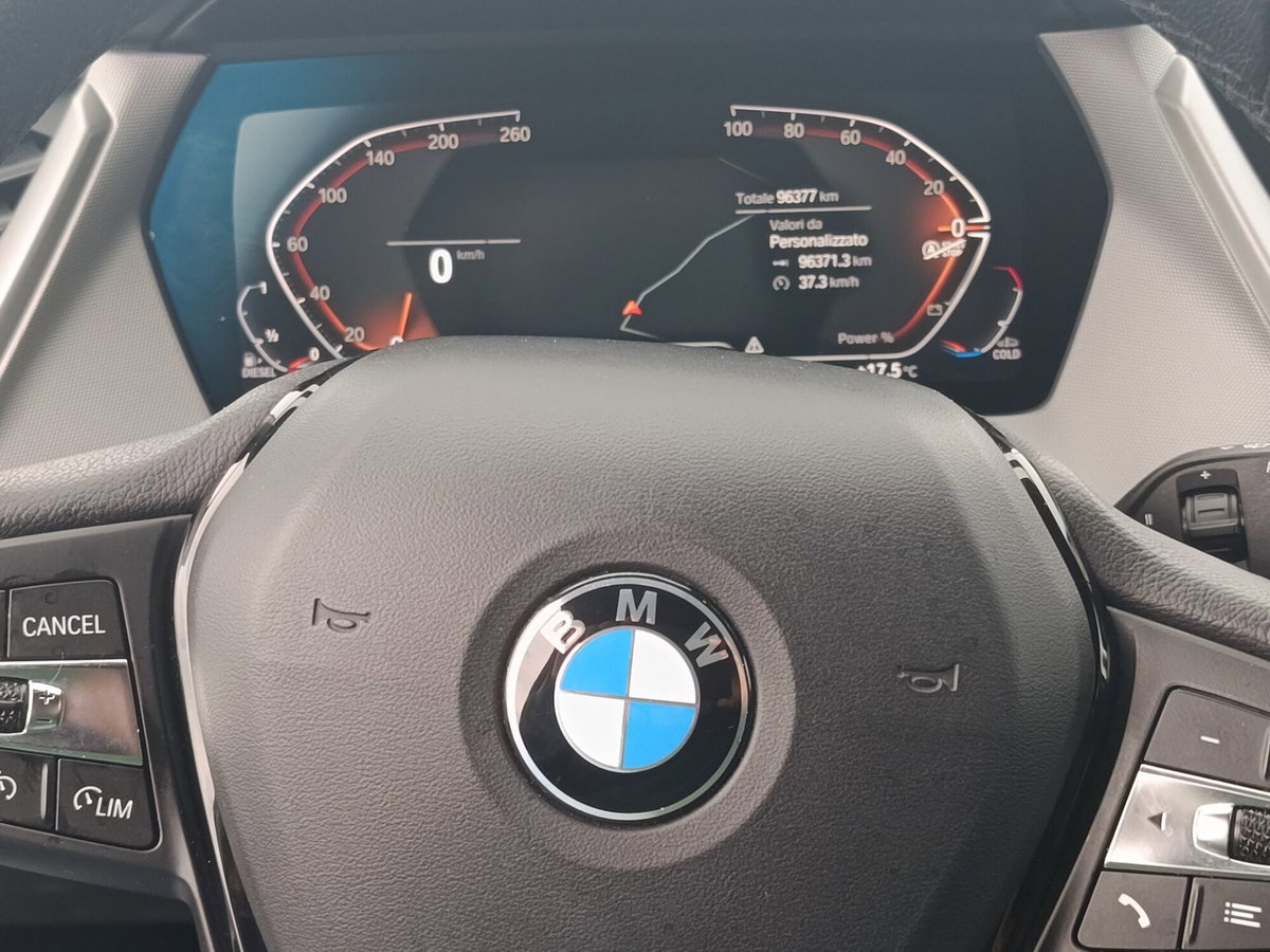 BMW Serie 1 116d 2.0 116CV cat 5 porte Attiva DPF (18)