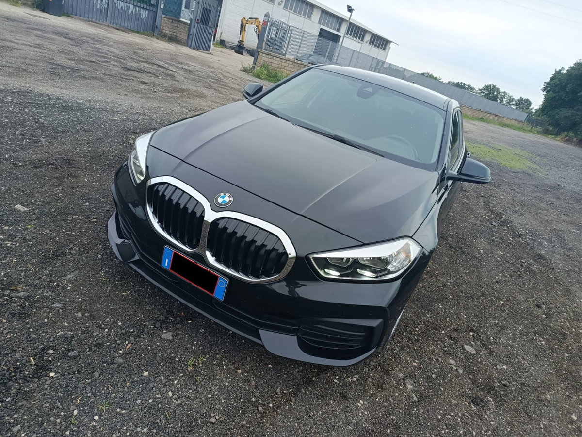 BMW Serie 1 116d 2.0 116CV cat 5 porte Attiva DPF (2)