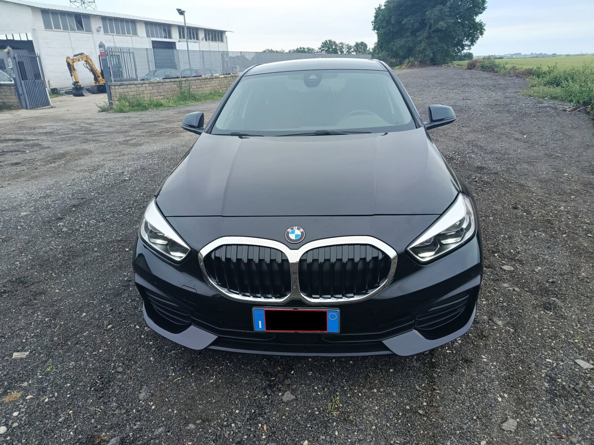 BMW Serie 1 116d 2.0 116CV cat 5 porte Attiva DPF (3)