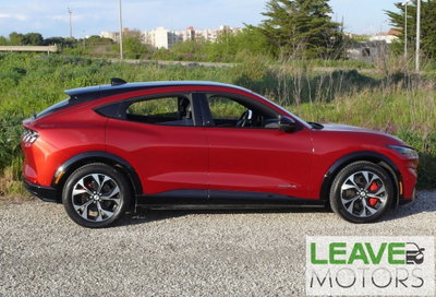 Ford Mustang Mach-E AWD  Standard 269CV (5)