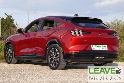 Ford Mustang Mach-E AWD  Standard 269CV (8)