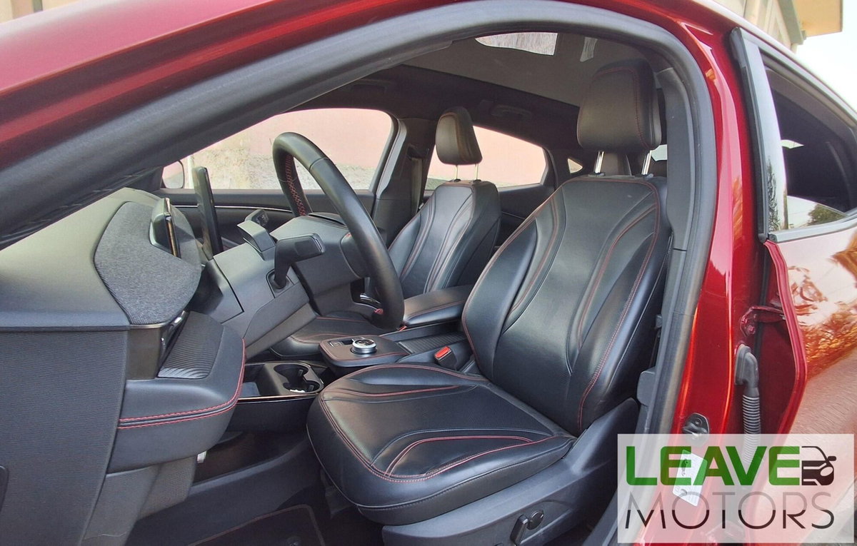 Ford Mustang Mach-E AWD  Standard 269CV (13)