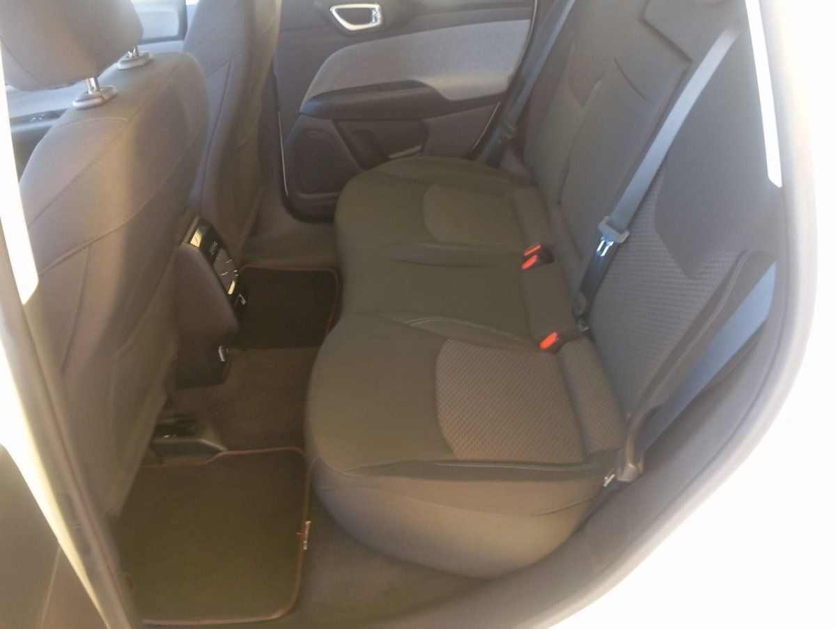 Jeep Compass 1.6 Multijet II 2WD Longitude (19)