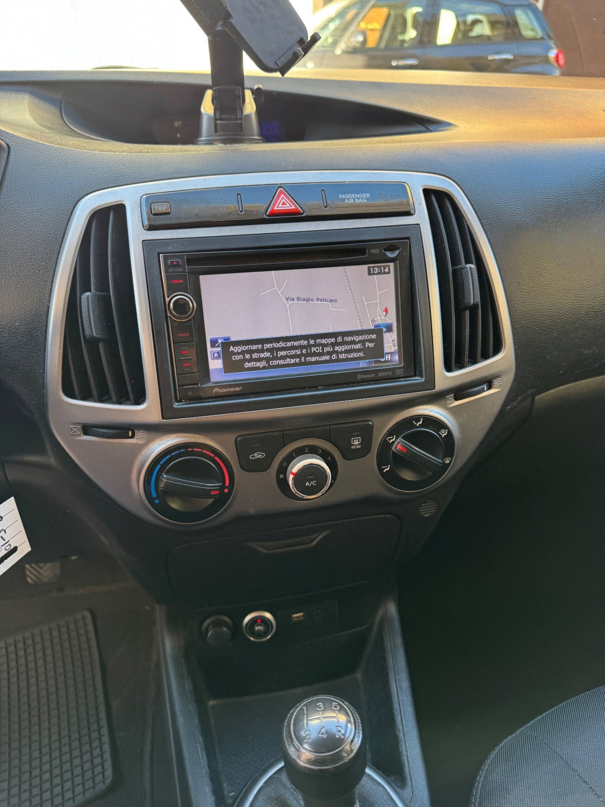 Hyundai i20 1.2 5p. BlueDrive GPL Sound Edition (6)