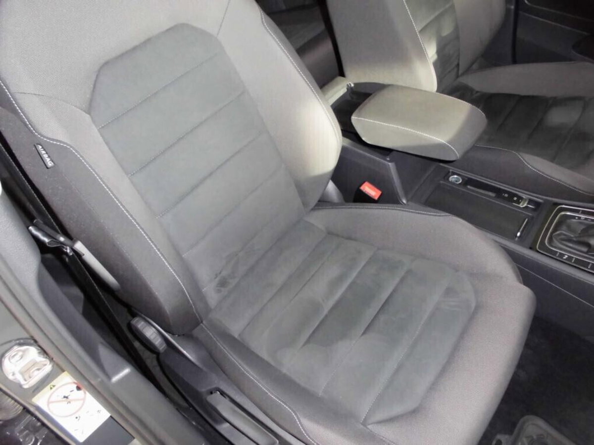 Volkswagen Golf 2.0 TDI DSG 5p. 4MOTION Executive BlueMotion Technology (15)