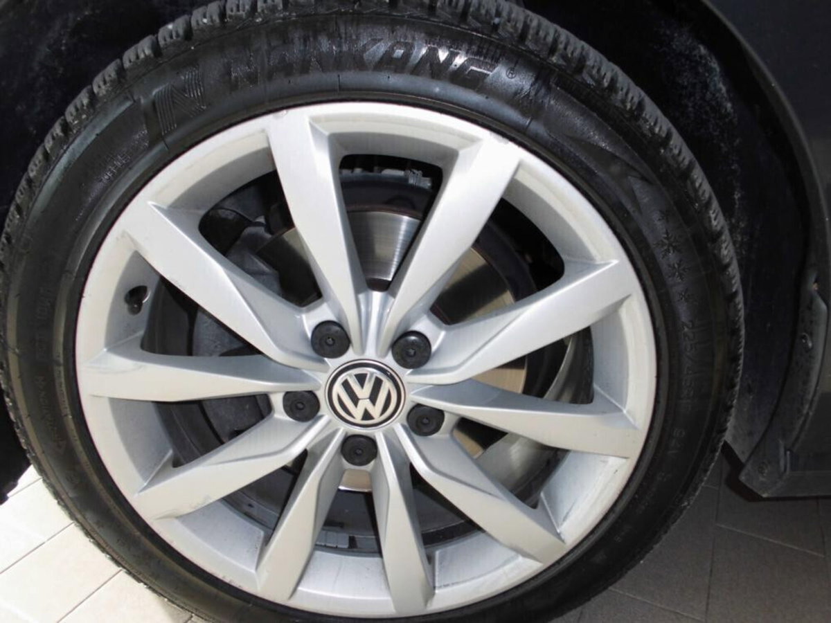 Volkswagen Golf 2.0 TDI DSG 5p. 4MOTION Executive BlueMotion Technology (5)