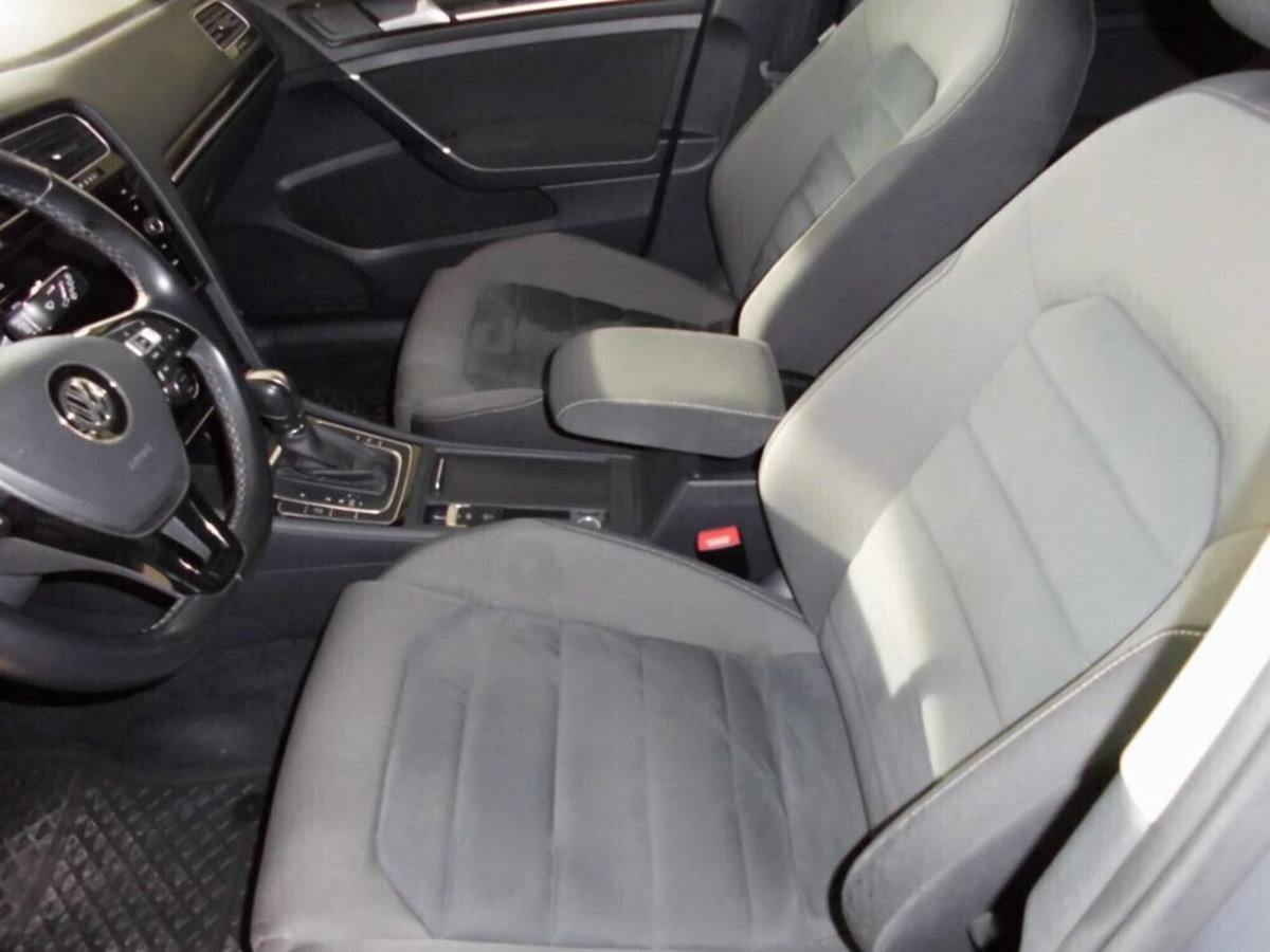 Volkswagen Golf 2.0 TDI DSG 5p. 4MOTION Executive BlueMotion Technology (8)
