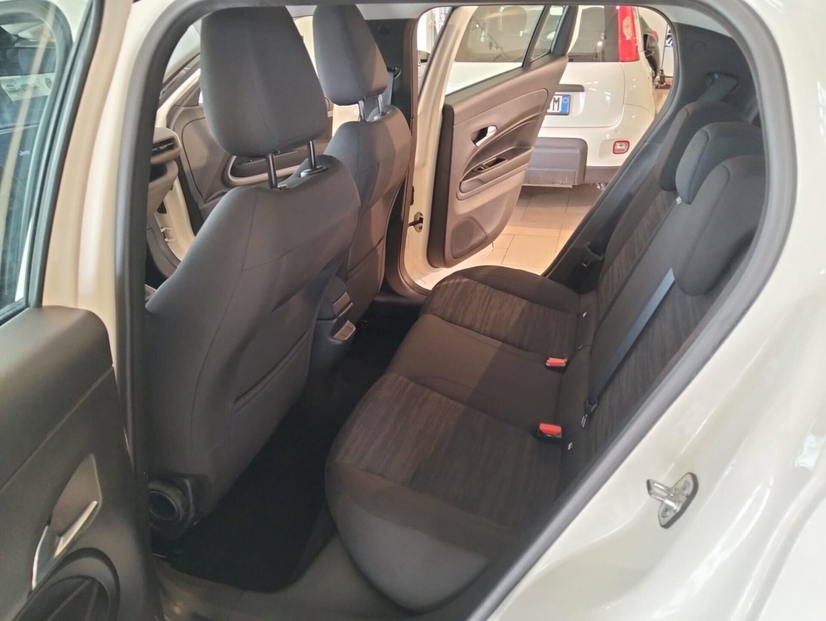 Jeep Avenger 1.2 turbo Longitude fwd 100cv (6)