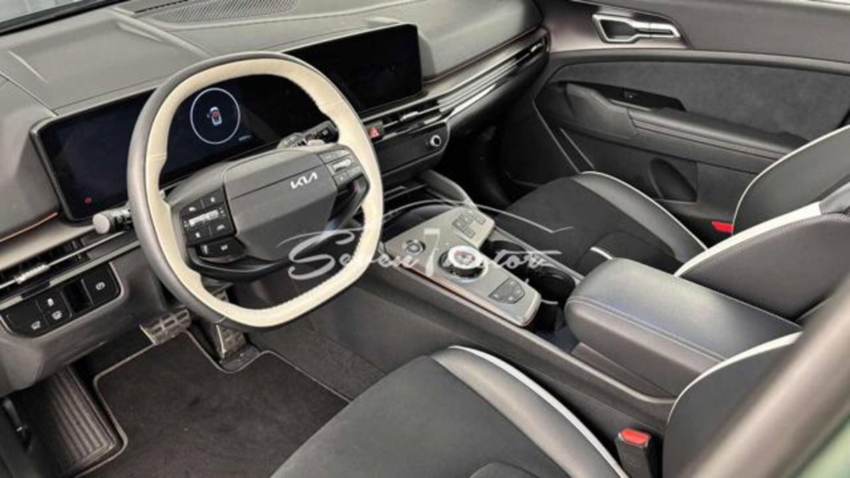 Kia Sportage 1.6 TGDi HEV AT GT-line Plus (9)