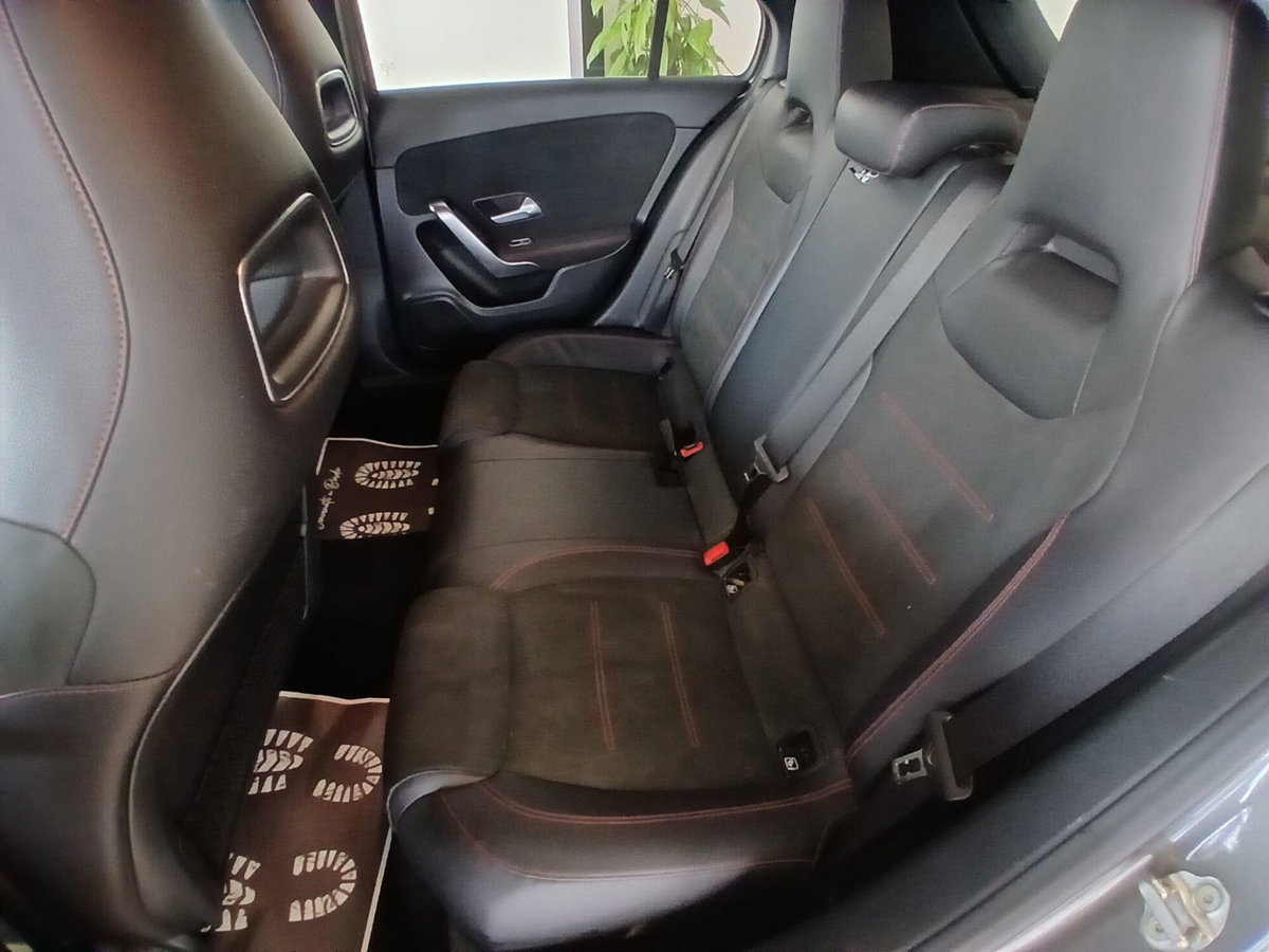Mercedes-Benz Classe A 180 d Automatic Premium (17)