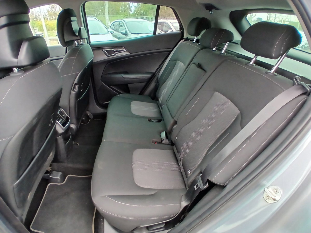 Kia Sportage 1.6 CRDI 136 CV DCT7 2WD Mild Hybrid Business Class (18)