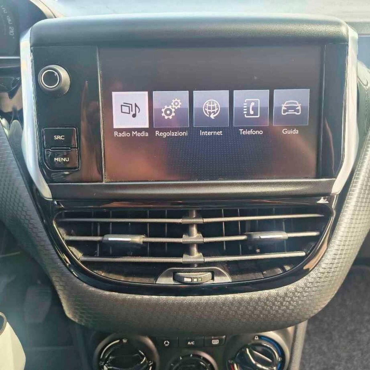 Peugeot 2008 75 Active (10)