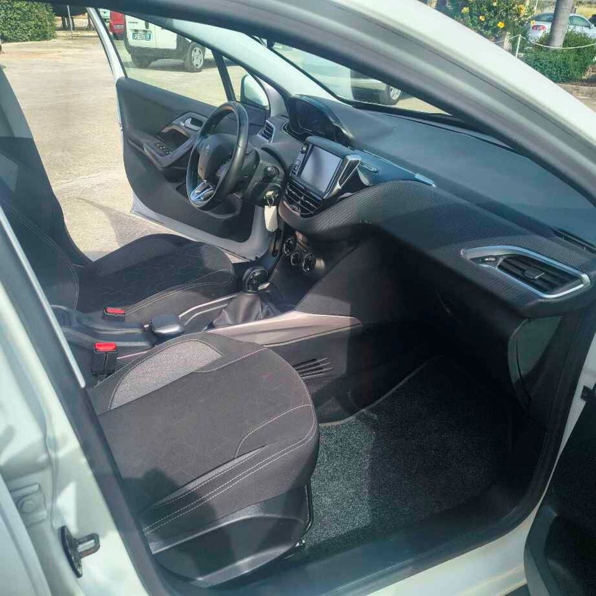 Peugeot 2008 75 Active (9)