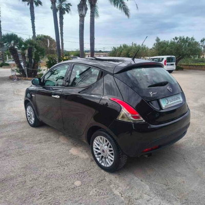 Lancia Ypsilon 1.2 69 CV 5 porte Gold (2)