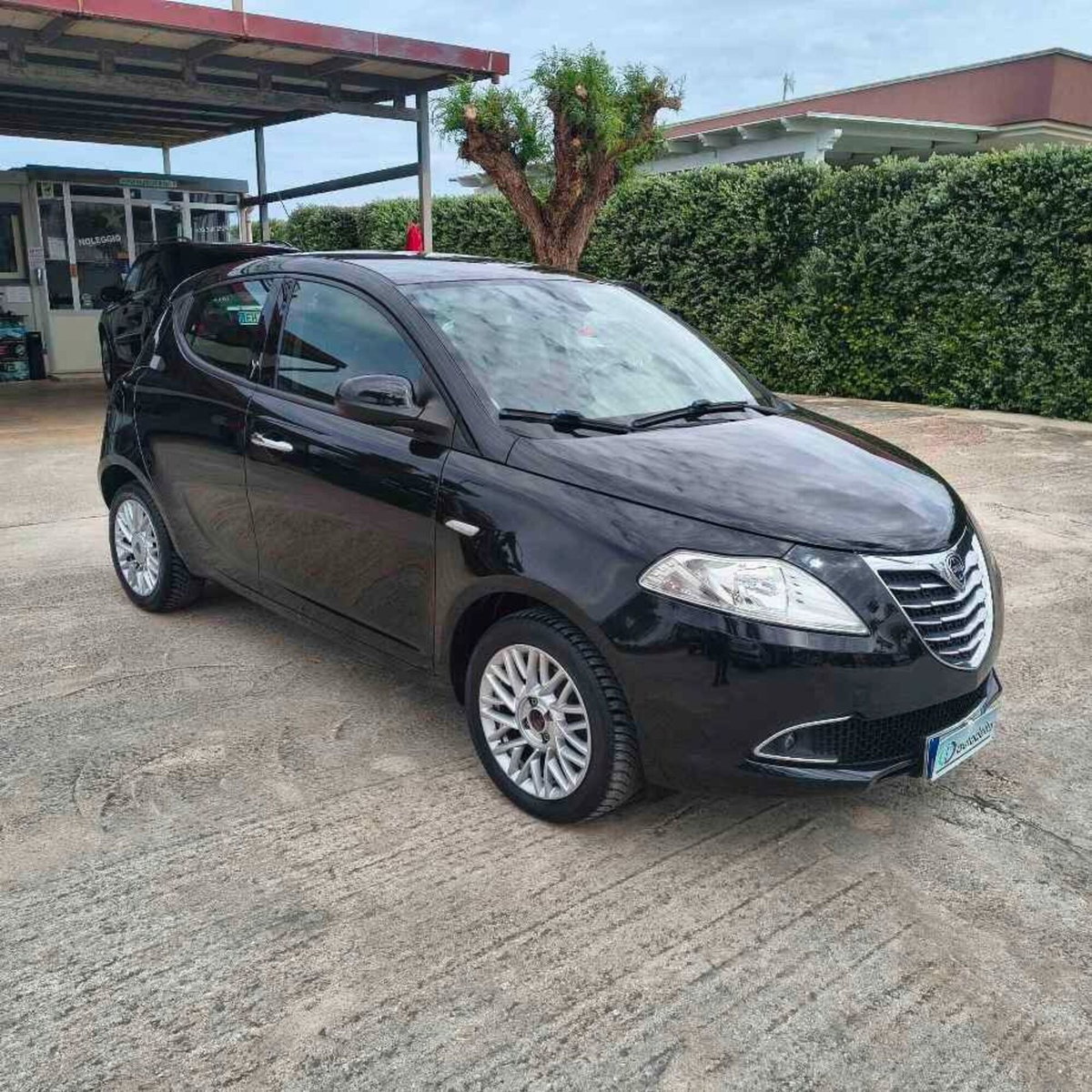 Lancia Ypsilon 1.2 69 CV 5 porte Gold (4)