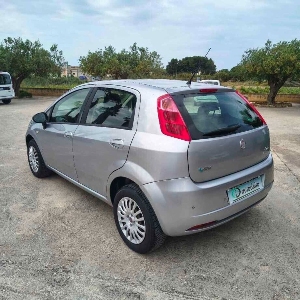 Fiat Grande Punto 1.4 3 porte Actual Natural Power (3)