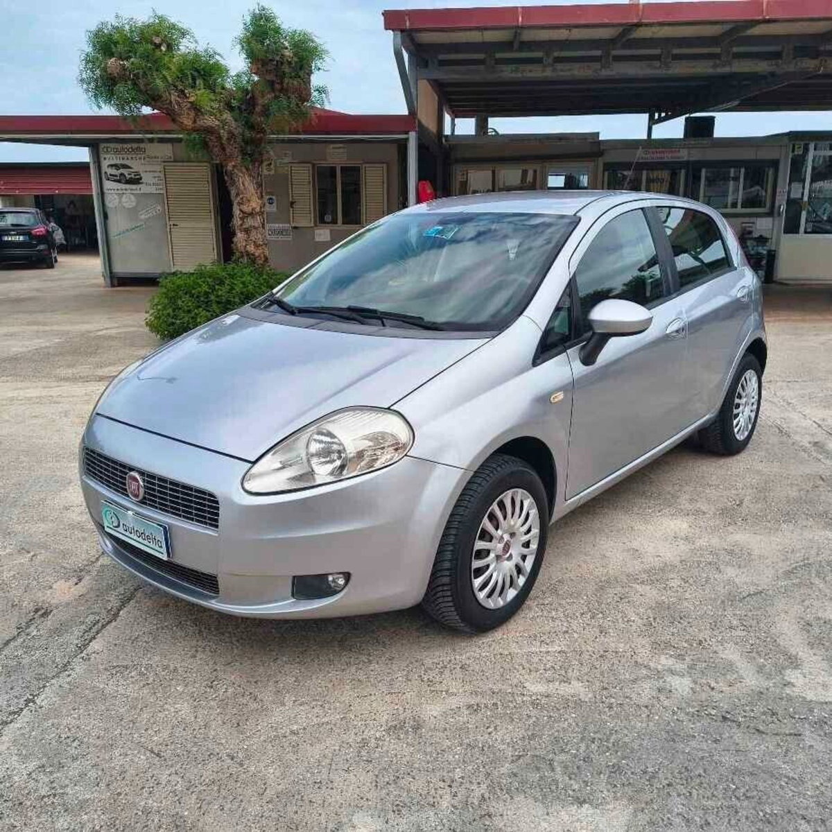 Fiat Grande Punto 1.4 3 porte Actual Natural Power (4)