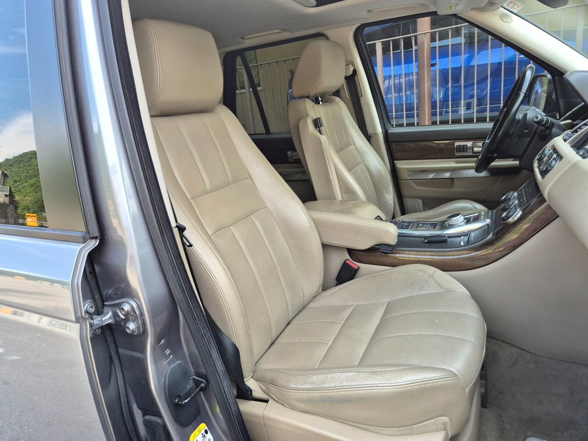 Land Rover Range Rover Sport 3.0 SDV6 HSE (6)