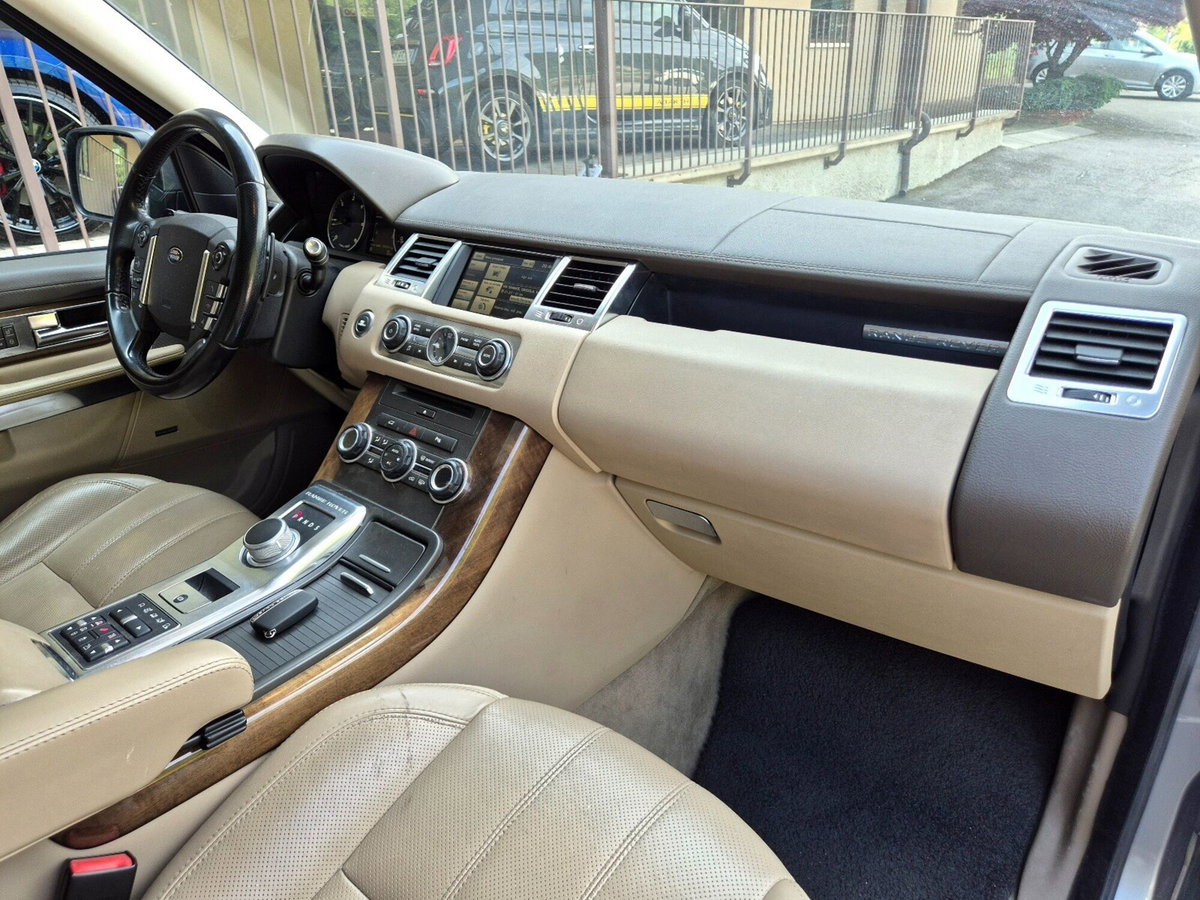 Land Rover Range Rover Sport 3.0 SDV6 HSE (9)